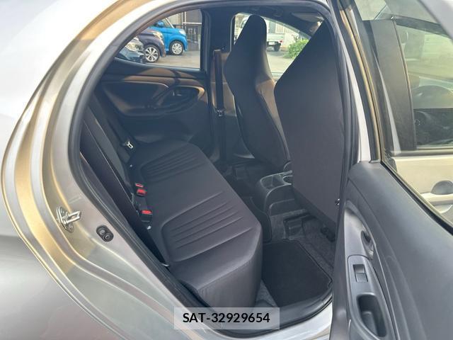 Toyota YARIS 2021-07 8372571-12