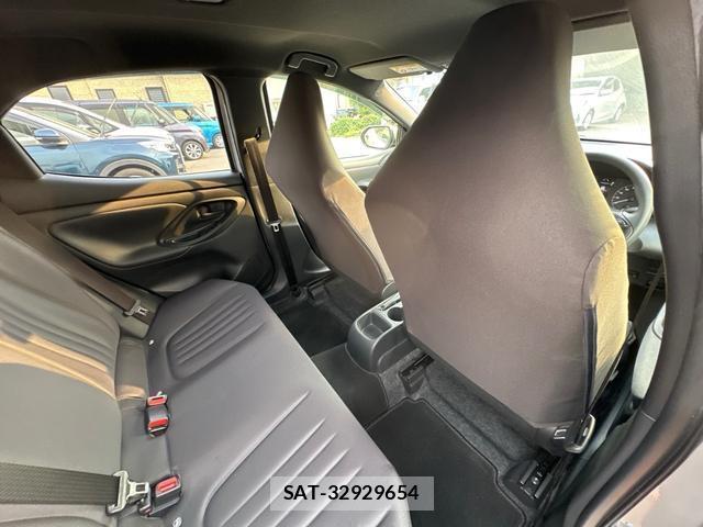 Toyota YARIS 2021-07 8372571-14