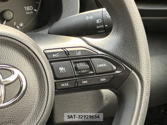 Toyota YARIS 2021-07 8372571-16
