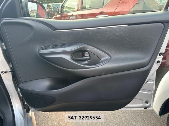 Toyota YARIS 2021-07 8372571-18