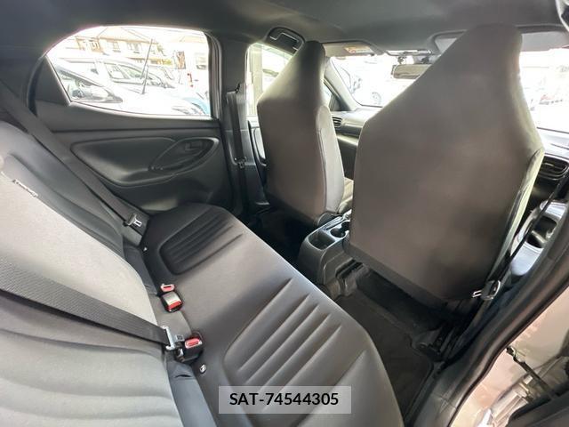 Toyota YARIS 2020-07 8372574-13