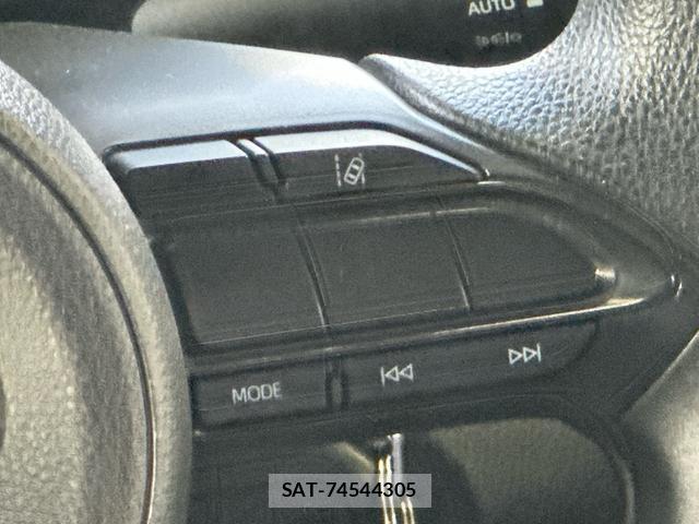 Toyota YARIS 2020-07 8372574-15
