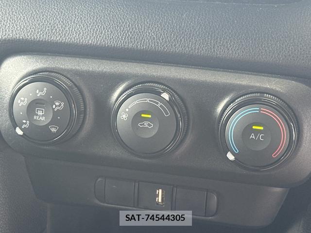 Toyota YARIS 2020-07 8372574-6