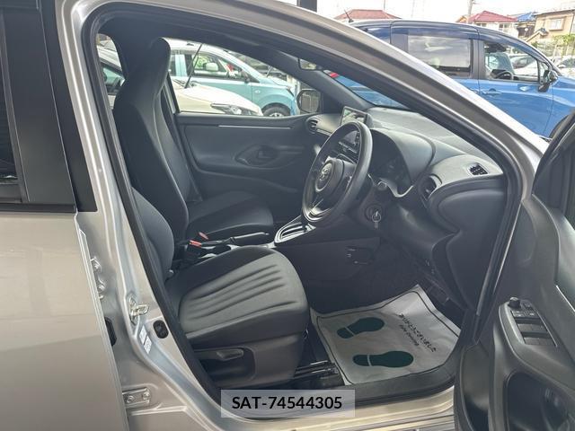 Toyota YARIS 2020-07 8372574-8