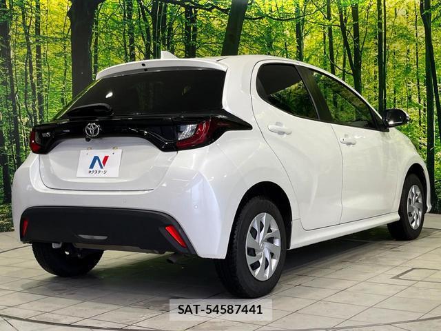 Toyota YARIS 2024-06 8372674-16