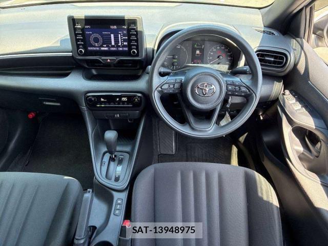 Toyota YARIS 2021-08 8373093-2