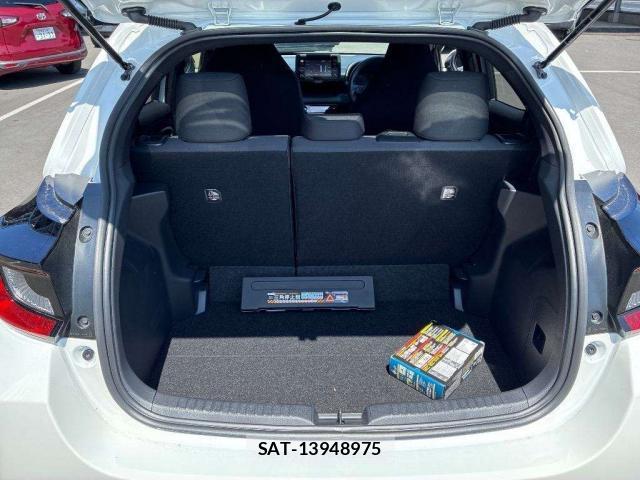 Toyota YARIS 2021-08 8373093-3