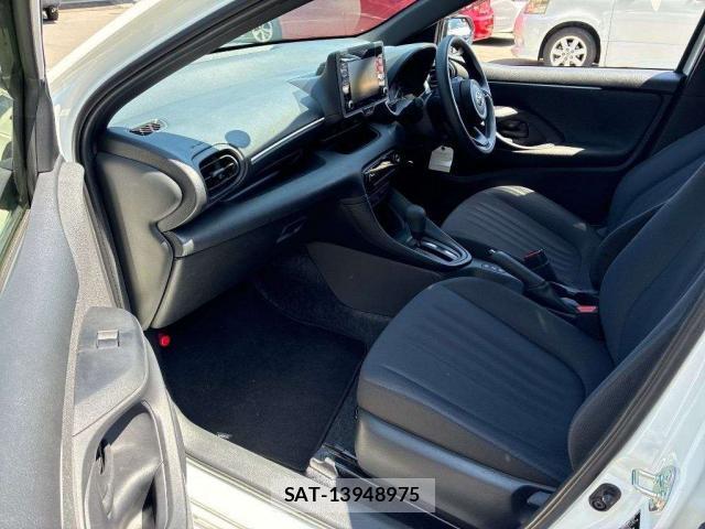 Toyota YARIS 2021-08 8373093-5