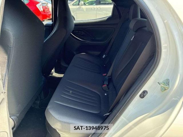 Toyota YARIS 2021-08 8373093-6
