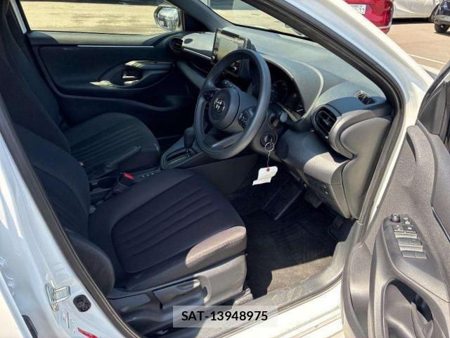 Toyota YARIS 2021-08 8373093-7