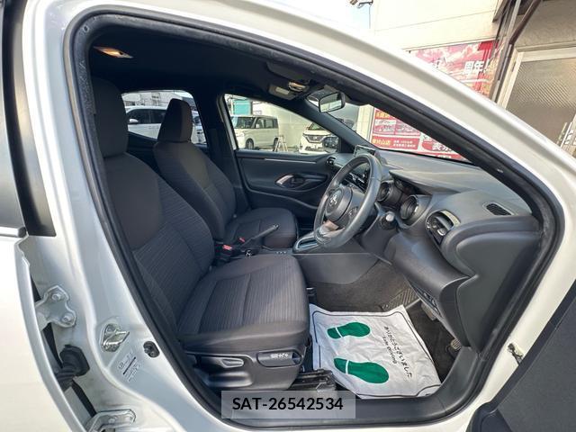 Toyota YARIS 2021-08 8373200-8
