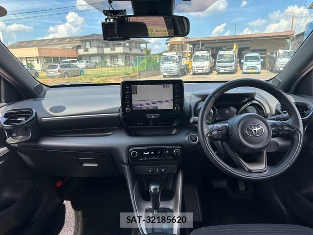 Toyota YARIS 2020-06 8373515-1