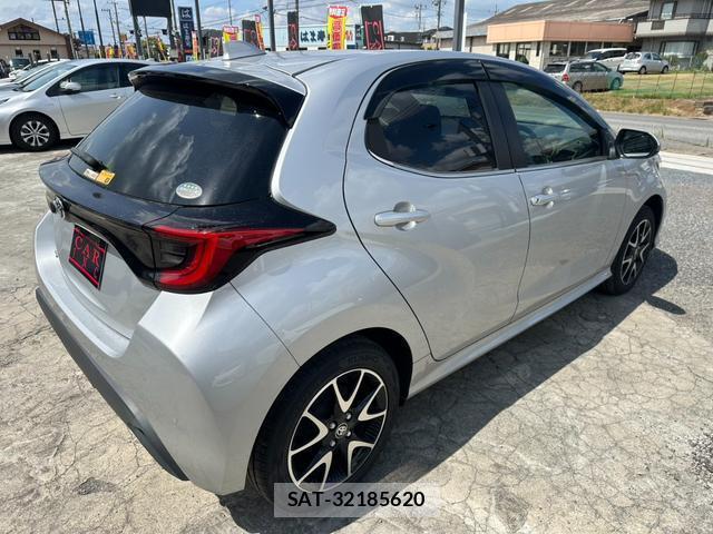 Toyota YARIS 2020-06 8373515-15