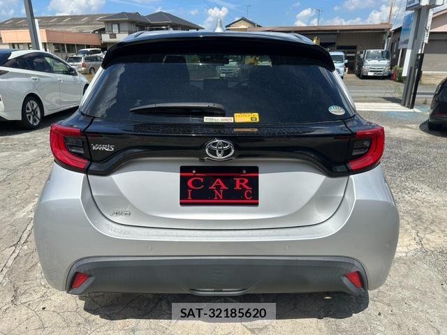 Toyota YARIS 2020-06 8373515-16