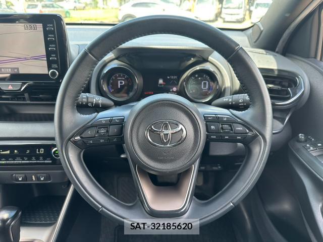 Toyota YARIS 2020-06 8373515-3