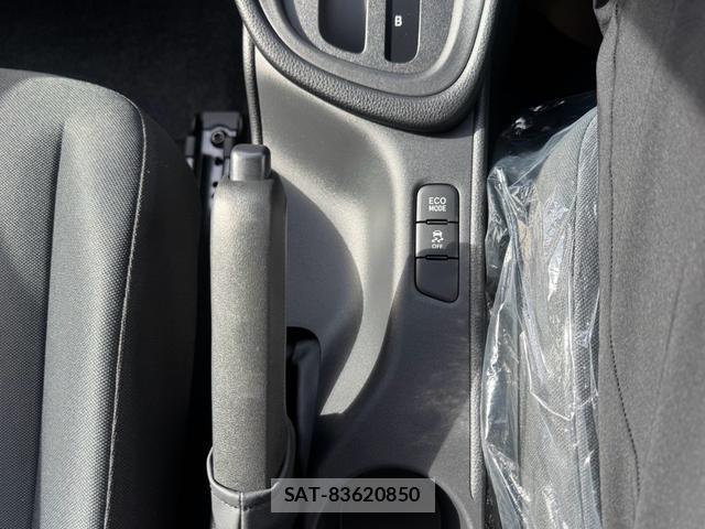 Toyota YARIS 2026-07 8373735-6