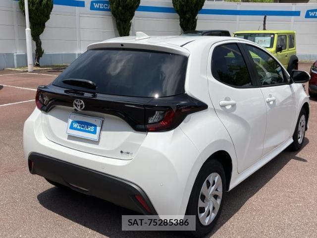 Toyota YARIS 2025-02 8374139-2
