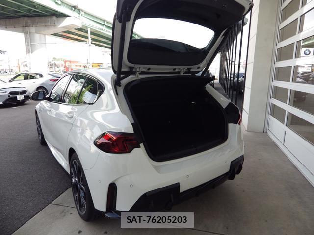 Bmw 1 SERIES 2025-11 8380199-8
