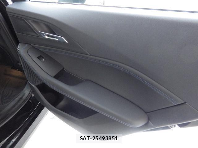 Bmw 2 SERIES 2025-12 8380201-11