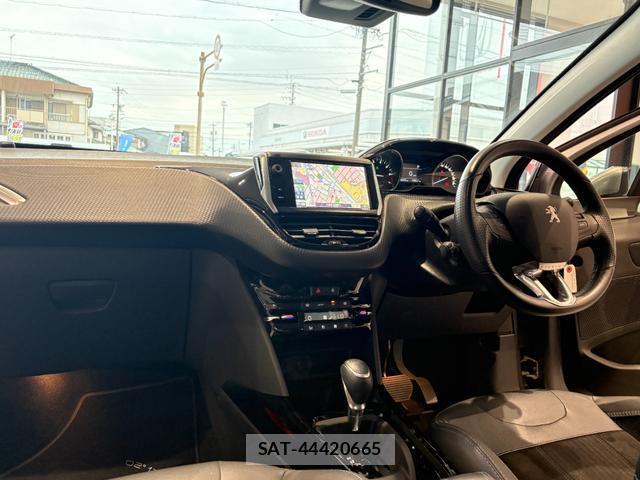 Peugeot 2008 2020-06 8380107-12