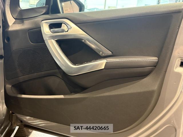 Peugeot 2008 2020-06 8380107-16