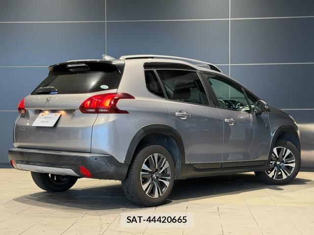 Peugeot 2008 2020-06 8380107-5
