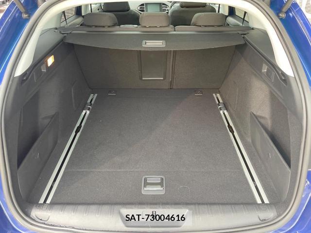 Peugeot 308 2017-12 8379557-11