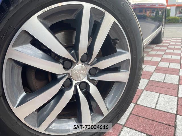 Peugeot 308 2017-12 8379557-13