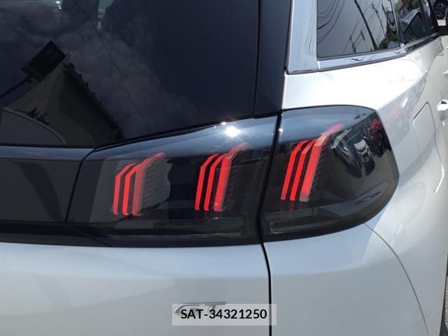 Peugeot 5008 2022-07 8380109-13