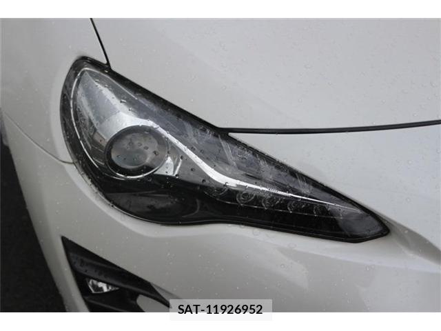 Toyota 86 2017-10 8379724-11