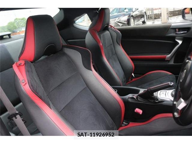 Toyota 86 2017-10 8379724-5