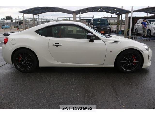Toyota 86 2017-10 8379724-9