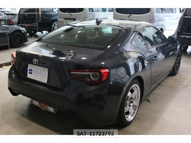 Toyota 86 2017-07 8379946-1