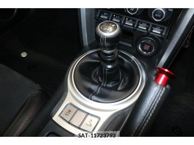 Toyota 86 2017-07 8379946-14