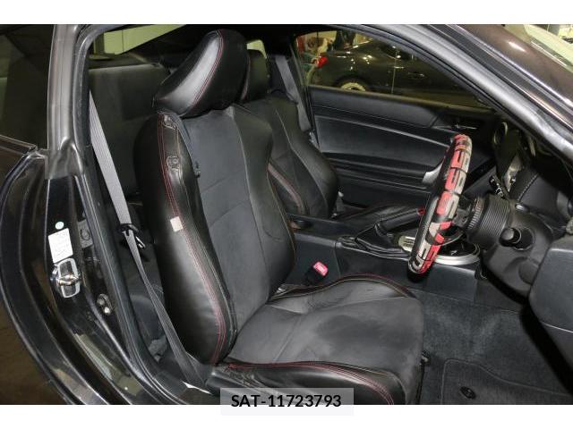 Toyota 86 2017-07 8379946-5