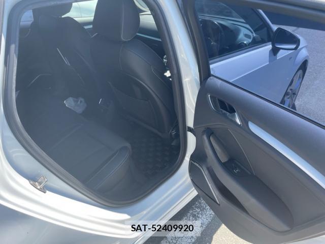 Audi E-TRON 2016-06 8378949-10
