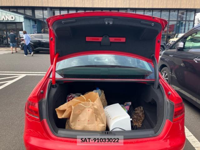 Audi A4 2009-09 8379874-11