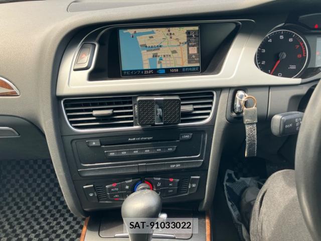Audi A4 2009-09 8379874-17