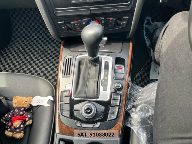 Audi A4 2009-09 8379874-18