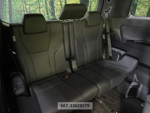 Toyota ALPHARD 2023-12 8378638-9