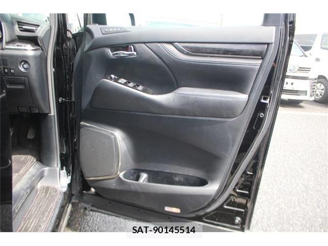Toyota ALPHARD 2020-03 8379656-17