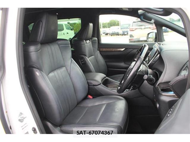 Toyota ALPHARD 2021-06 8379662-13