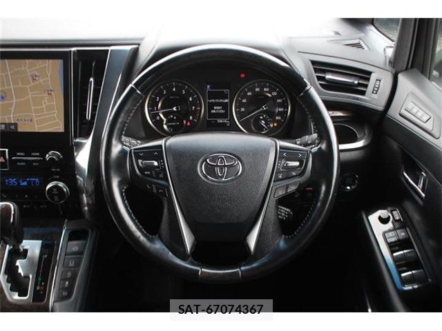 Toyota ALPHARD 2021-06 8379662-16