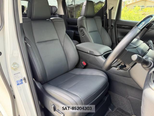 Toyota ALPHARD 2022-10 8379950-3