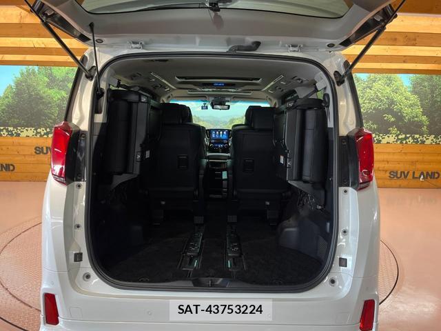 Toyota ALPHARD 2019-03 8379962-10