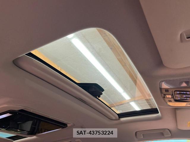 Toyota ALPHARD 2019-03 8379962-4