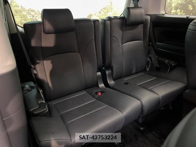 Toyota ALPHARD 2019-03 8379962-9