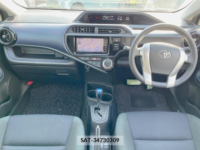 Toyota AQUA 2016-10 8378603-1