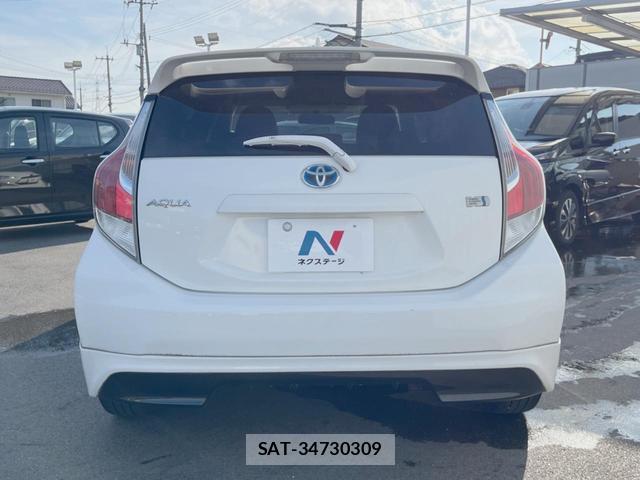 Toyota AQUA 2016-10 8378603-15