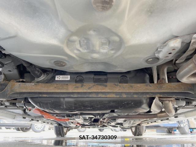Toyota AQUA 2016-10 8378603-19
